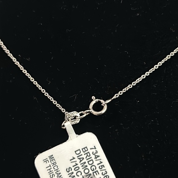 Macys bridge diamond heart necklace 1/10 ctw sterling silver new - Picture 7 of 7